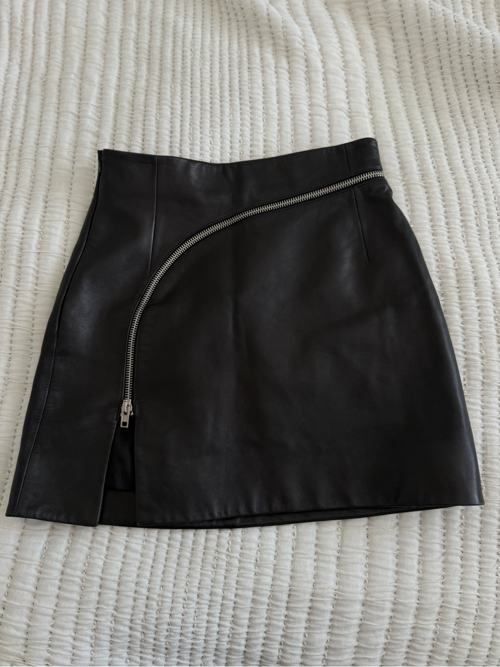 Like new Alexander Wang Black Leather Curved Zipper Miniskirt 8 - Picture 7 of 12